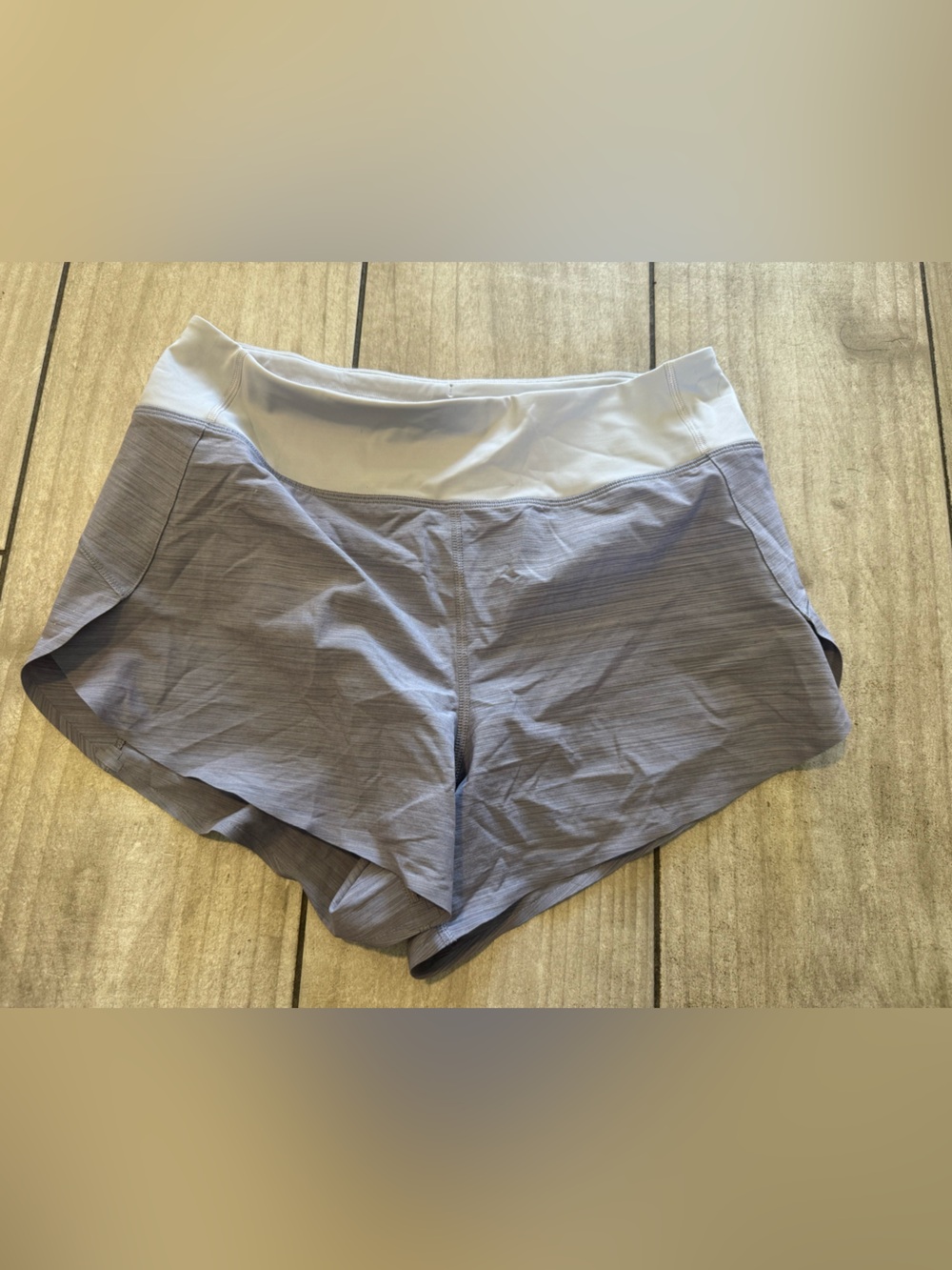 Athleta Run With It Textured 3.5" Womens Shorts S Zip Pocket Lined Logo
